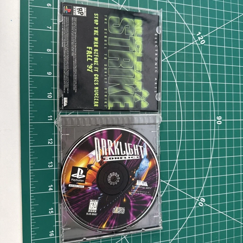 Dark light Conflict PlayStation (broken Case Hinge)